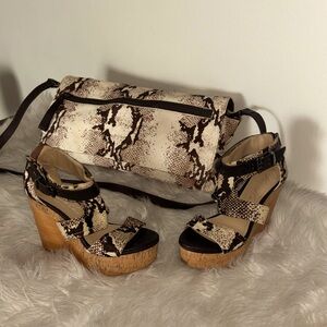Vintage Kenneth Cole leather platform sandal w/purse.